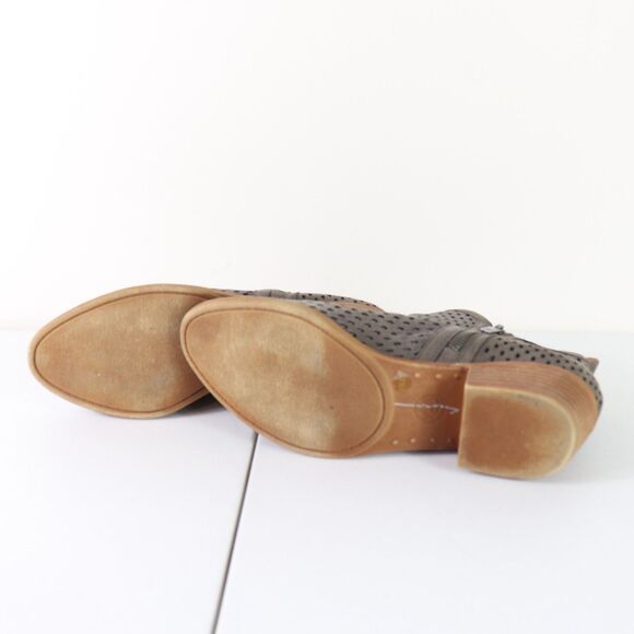 EC Lucky Brand Basel 3 Perforated Leather Ankle Bootie Size 8.5 - Picture 6 of 8